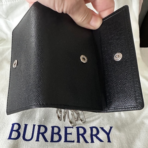 Burberry Key Holder with 5 key rings - Picture 5 of 15